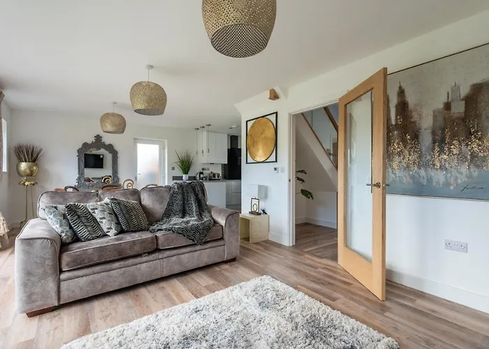 Luxuriously Appointed 3 Bedroom Cottage Off Road Parking For 3 Vehicles Dogs Welcome By Prior Arrangement Only 3 Church Cottages Alfrick Close To Malvern And Worcester And Shelsley Walsh In A Lovely Village Close To M5 Dogs Welcome