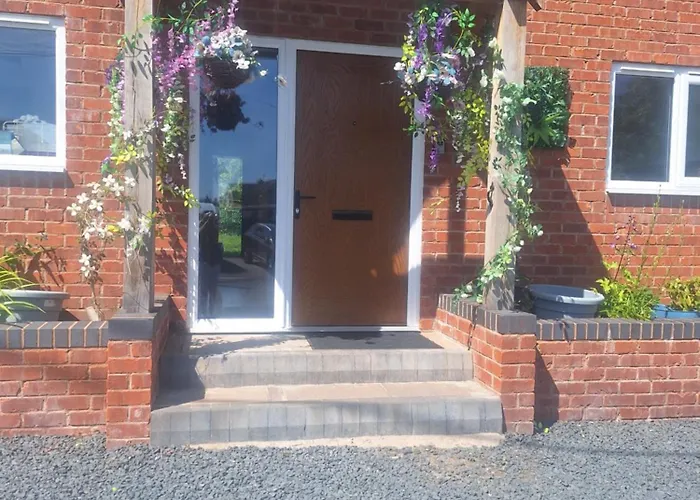 Luxuriously Appointed 3 Bedroom Cottage Off Road Parking For 3 Vehicles Dogs Welcome By Prior Arrangement Only 3 Church Cottages Alfrick Close To Malvern And Worcester And Shelsley Walsh In A Lovely Village Close To M5 Dogs Welcome