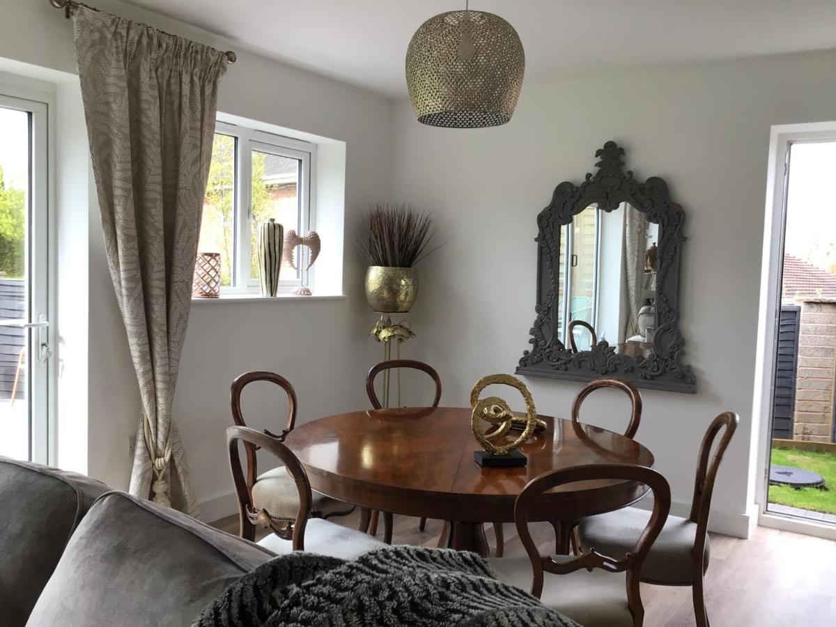 3 Church Cottages: Luxurious 3-bedroom Village Retreat Near Malvern Holiday home