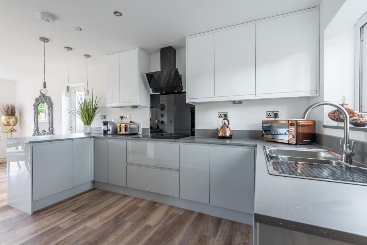 3 Church Cottages: Luxurious 3-bedroom Village Retreat Near Malvern