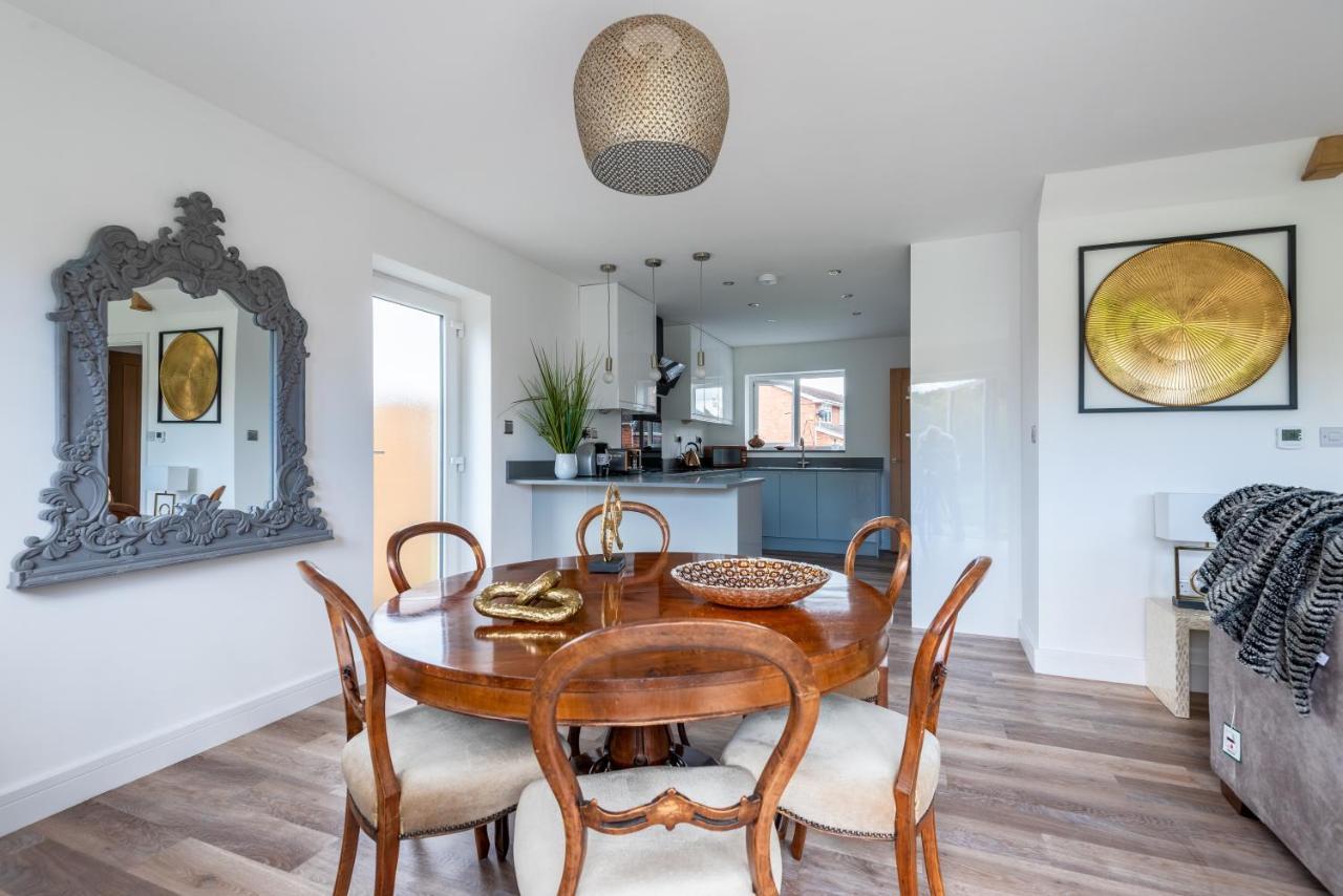 3 Church Cottages: Luxurious 3-bedroom Village Retreat Near Malvern *