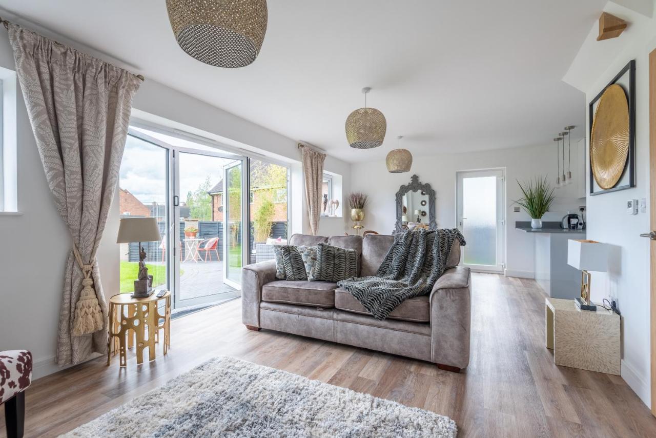 3 Church Cottages: Luxurious 3-bedroom Village Retreat Near Malvern Holiday home